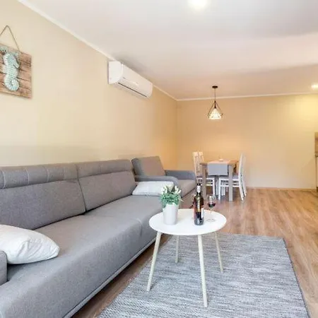 Comfortable Close To The Dar Owko דירה *